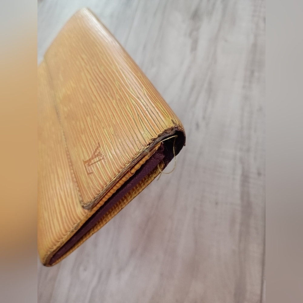 LOUIS VUITTON Epi Wallet Yellow Gold LV Purple Lining Bag Purse Authentic - Picture 5 of 13